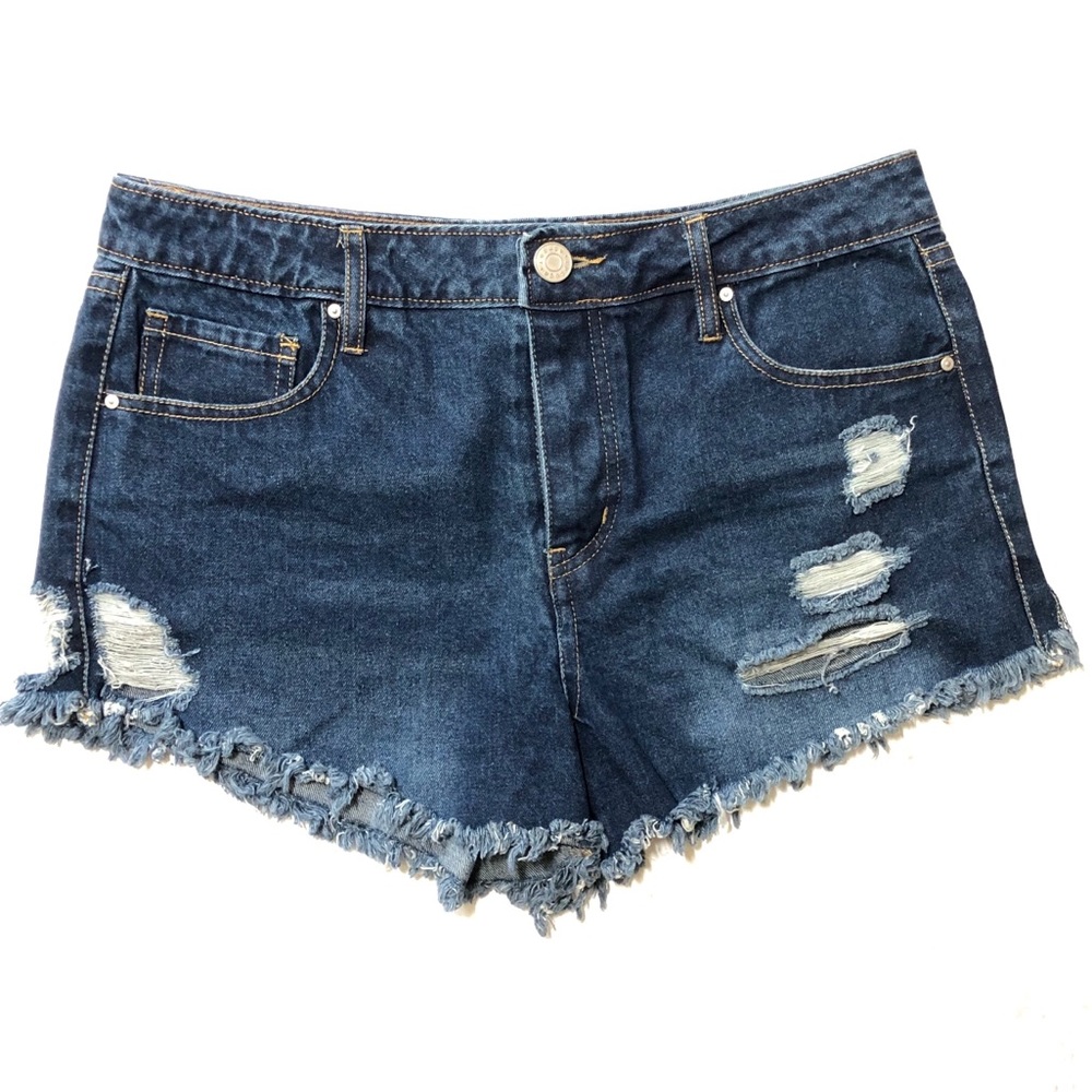 NWT❣️Distressed Denim Shorts - Picture 1 of 8
